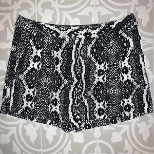 Ann Taylor Loft shorts size-4